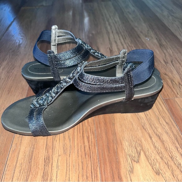 Bandolino Dark Blue and gray Geometric Sandals - Picture 4 of 5
